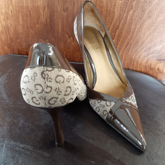 Guess by Marciano Ladies Patent logo Pump - Picture 9 of 10